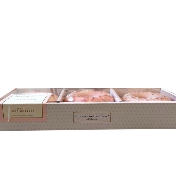 Cupcakes & Cashmere Valentines Day Ceramic Donuts Pastel Pink Set of 3 New - Picture 4 of 6
